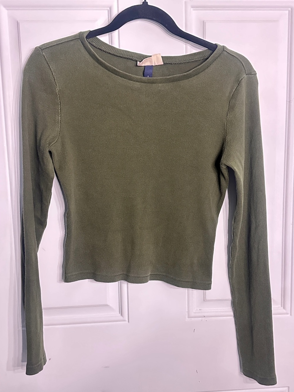 Long-Sleeve Olive Ribbed Women's Top. Size small